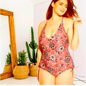 Konasol one piece like new bathing suits size S